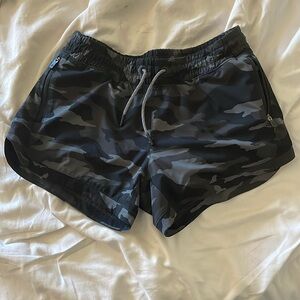 Athleta Girl Camo Shorts Size Large